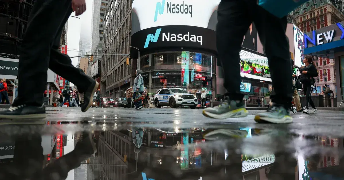 AI Stocks Plunge as Debt-Fueled Data Center Spending Sparks Crisis of Confidence on Wall Street