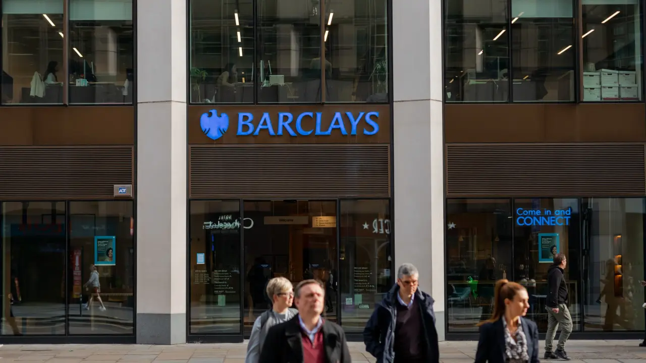 Barclays to Cut 5,000 Jobs as AI Efficiency Drive Reshapes