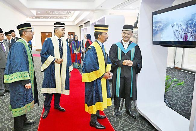 Ubd Graduation Robe Brunei Showcases AI Innovations and Celebrates Academic Achievements